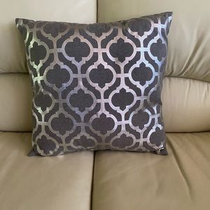 Accent pillow